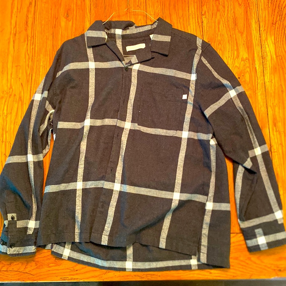Standard Cloth Charcoal and White flannel, size mens XL